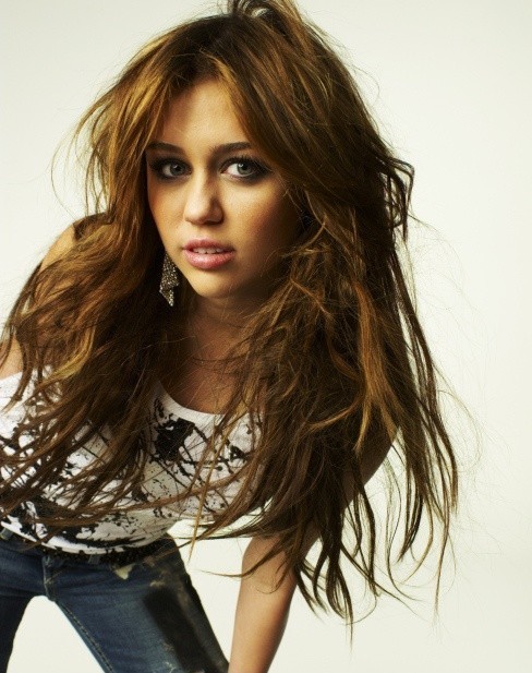 Miley-at-Glamour-magazine-miley-cyrus-8367436-488-617.jpg
