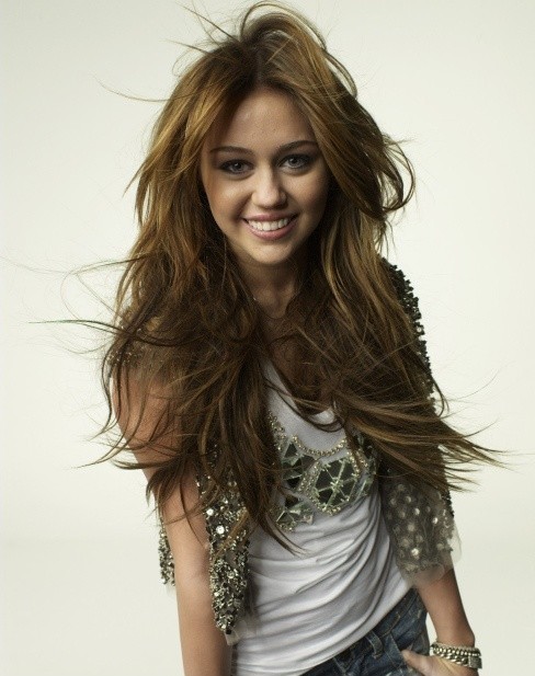 Miley-at-Glamour-Maagazine-miley-cyrus-8367385-488-617.jpg