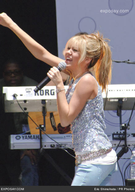 miley_cyrus_02CDL.jpg